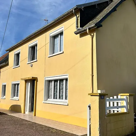 Holiday home Maison Bord De Marais Proche Du Debarquement