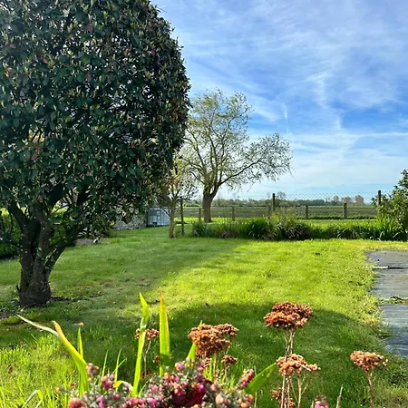 Holiday home Maison Bord De Marais Proche Du Debarquement *